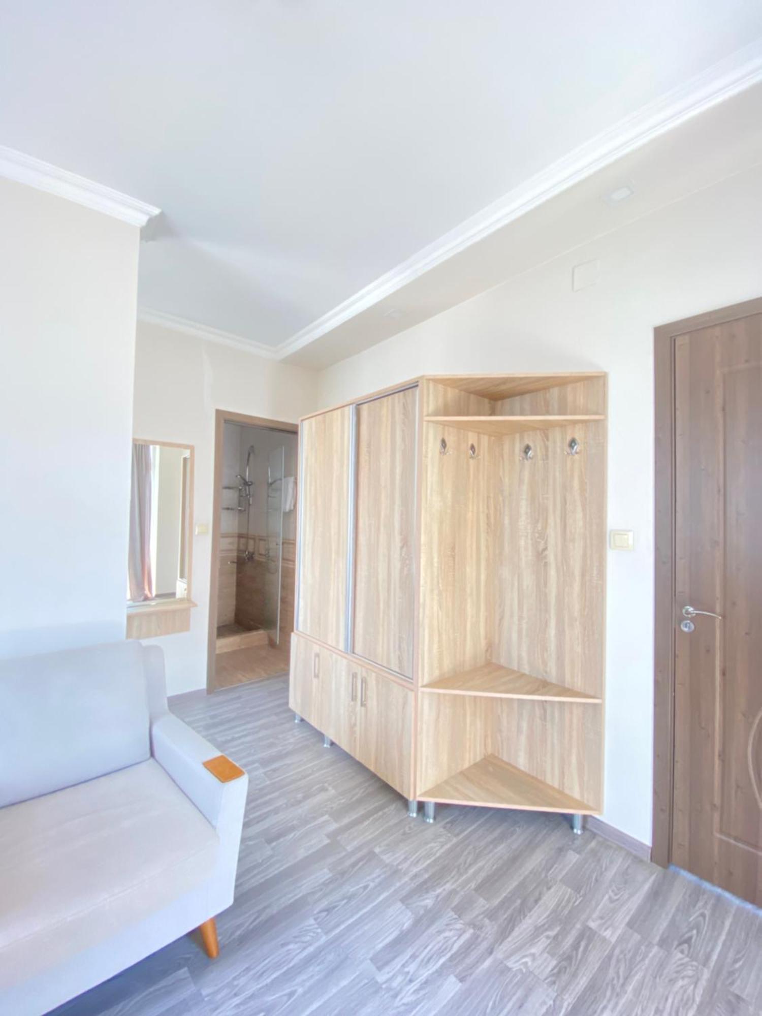 Hotel Garanti Батуми Экстерьер фото