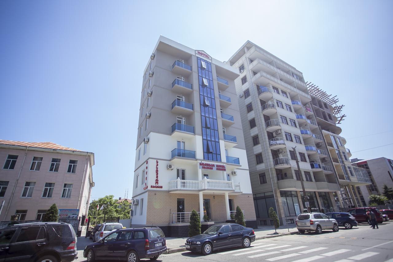 Hotel Garanti Батуми Экстерьер фото